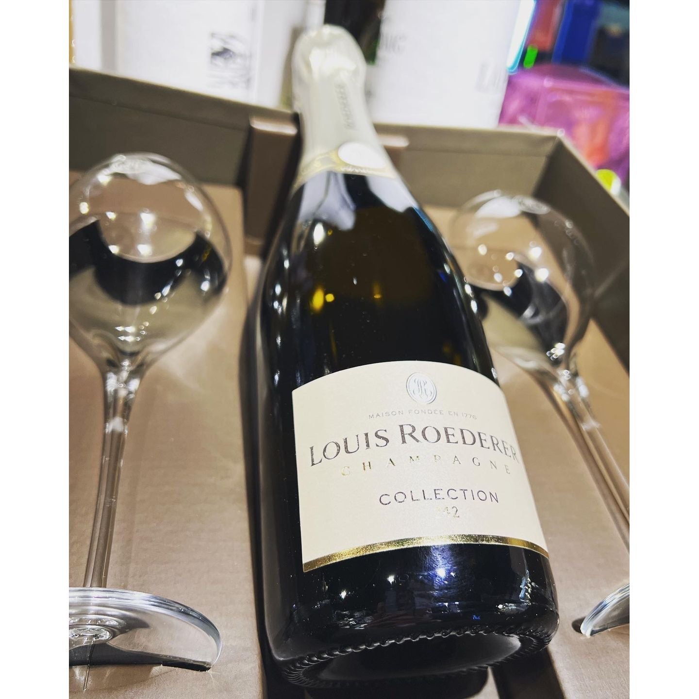 Louis Roederer Collection 242 (Gift Set with two glasses)